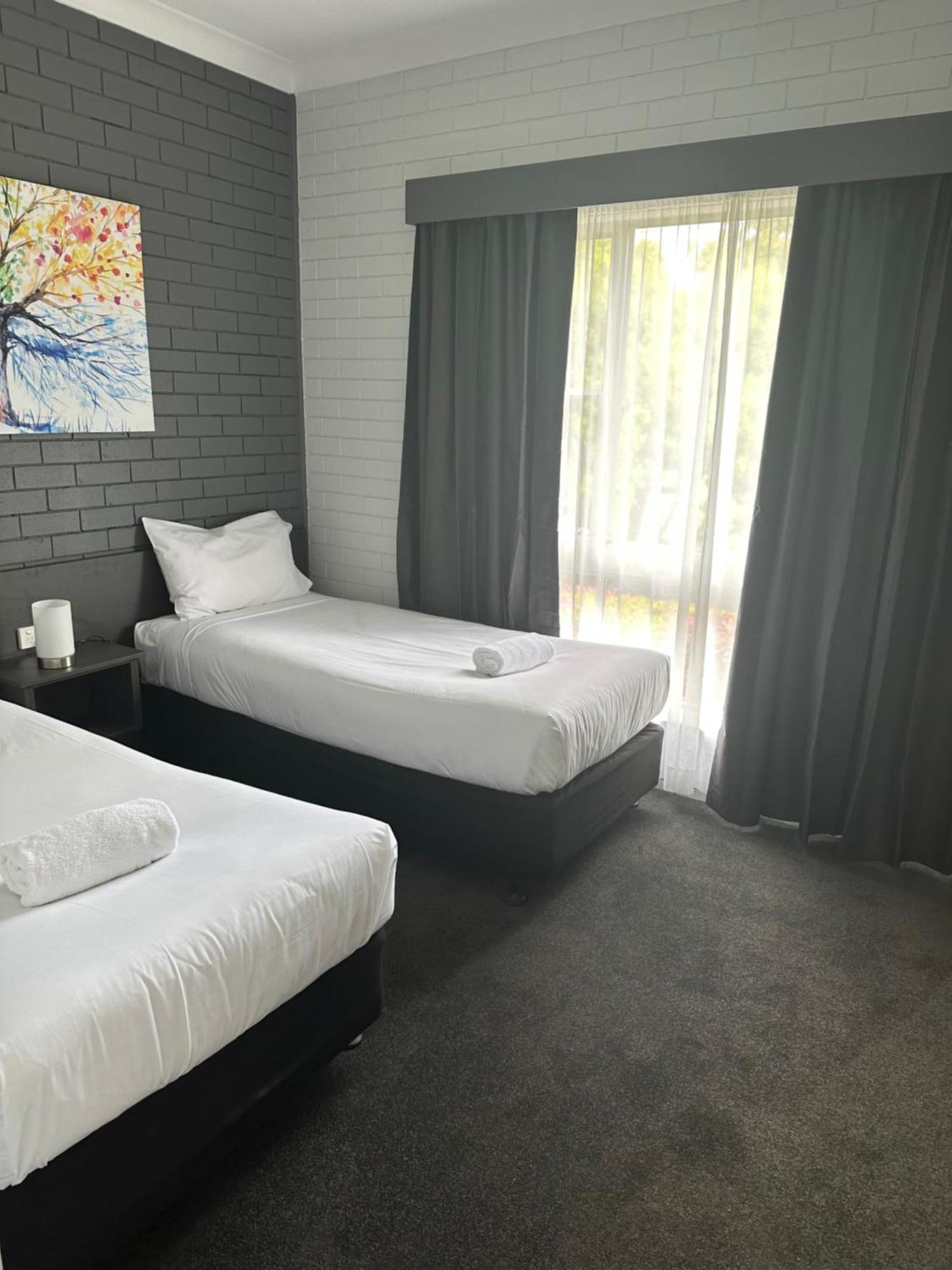 Blue Violet Motor Inn Toowoomba Exterior foto